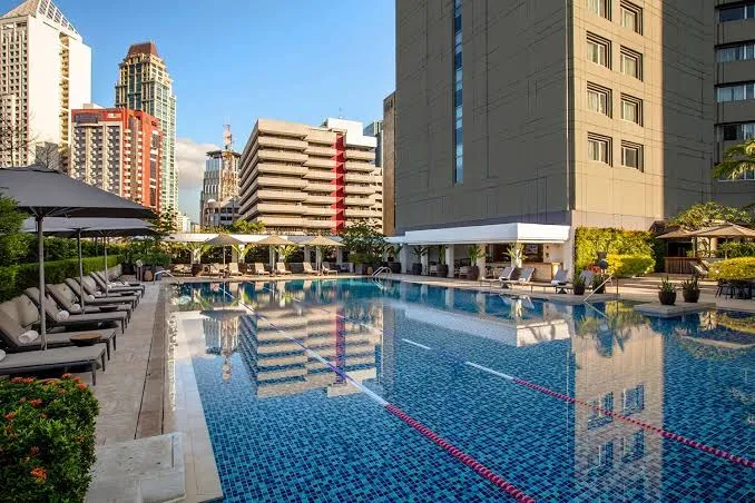 Makati Shangri-La (Makati)